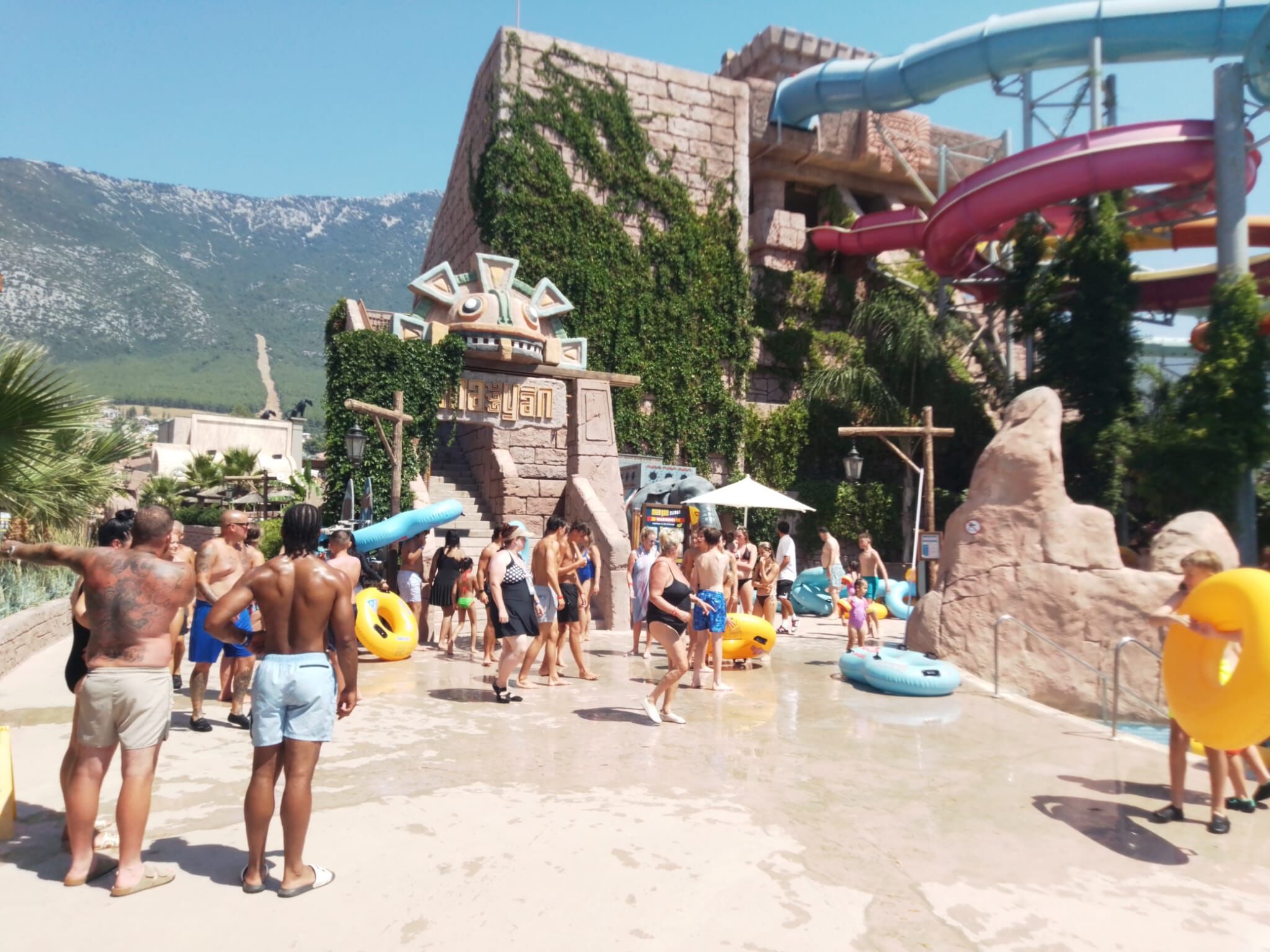 Turistler Orka Tema Park'ta Eğlencenin Tadını Çıkardılar (33)