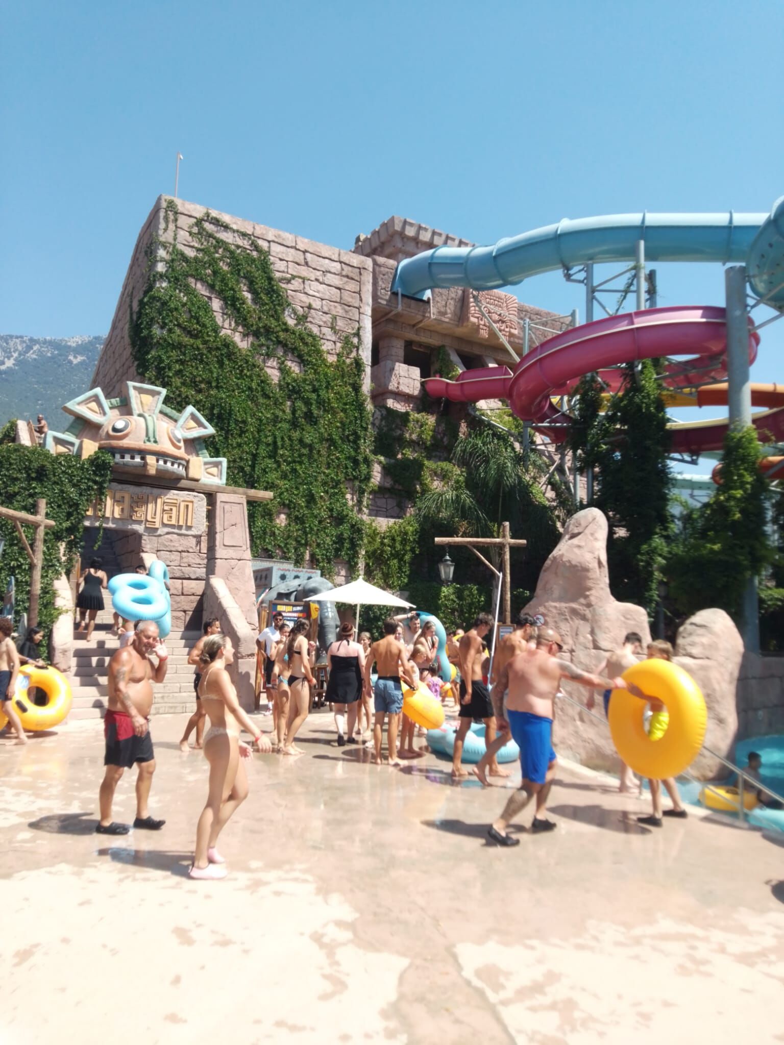 Turistler Orka Tema Park'ta Eğlencenin Tadını Çıkardılar (34)