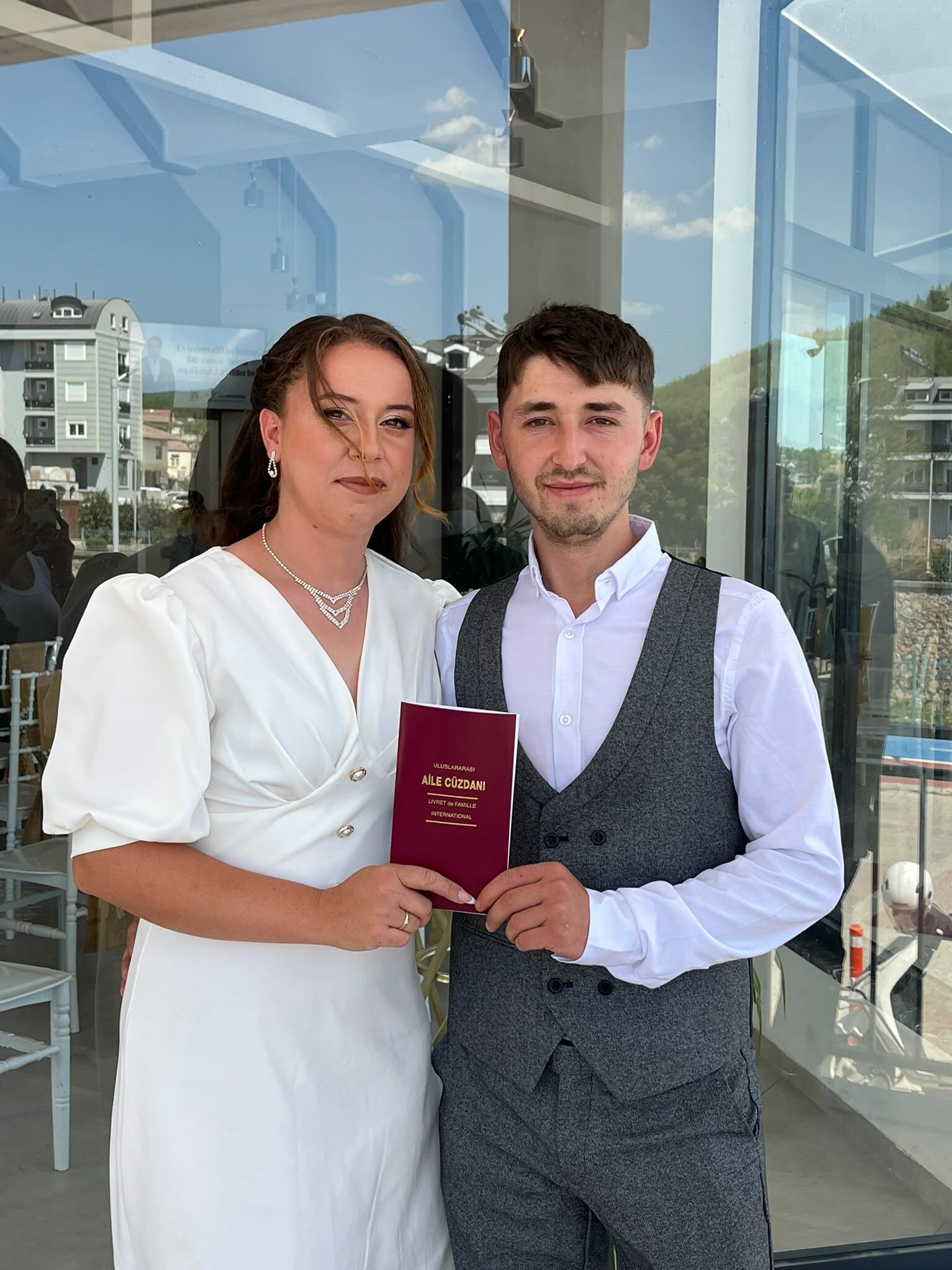 Yangında Evlerini Kaybeden Çift, Nikah Masasında Mutluluğa “Evet” Dedi (1)