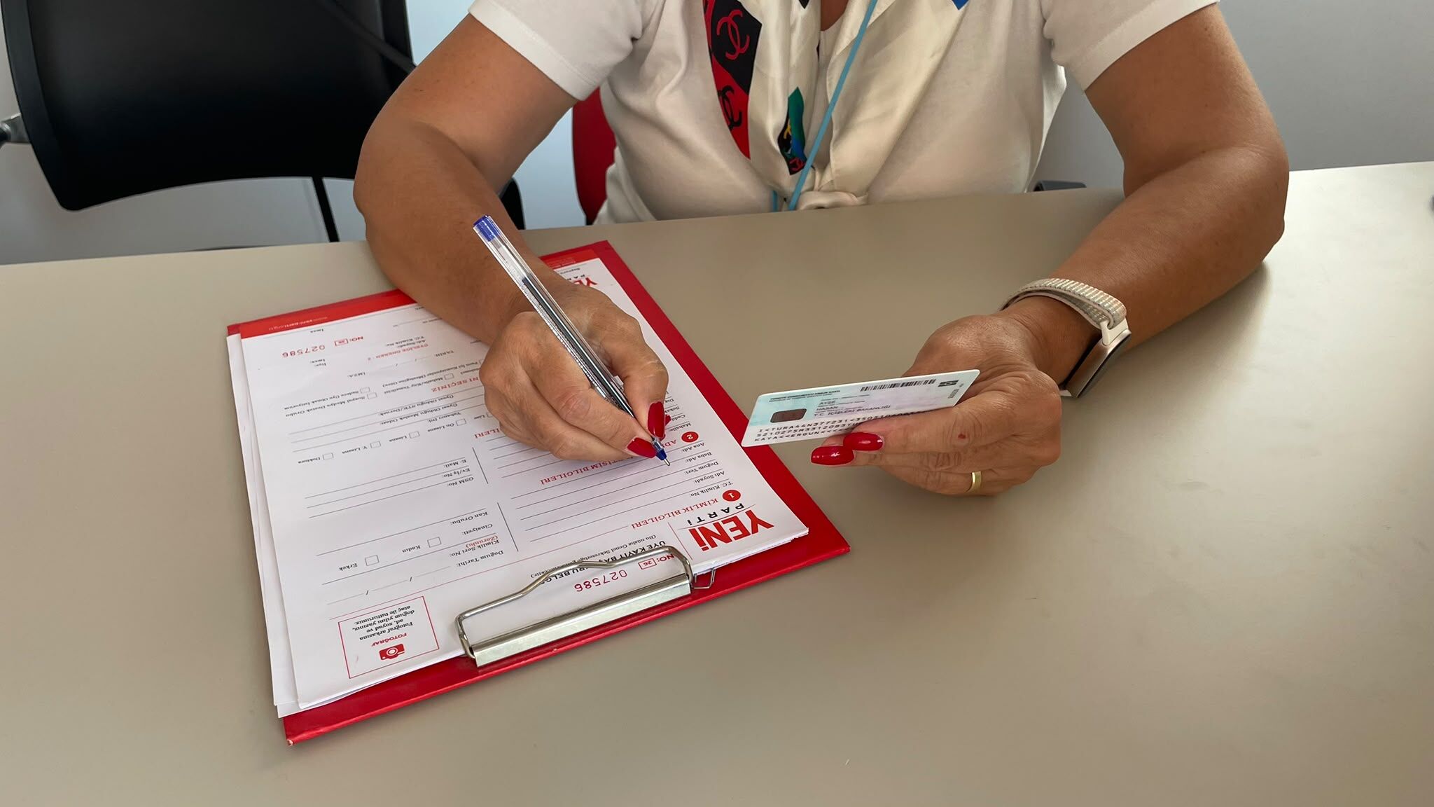 Yeni̇ Parti̇ Fethi̇ye’de Üyeli̇k Kayitlari Sinirli Şeki̇lde Sürüyor (2)