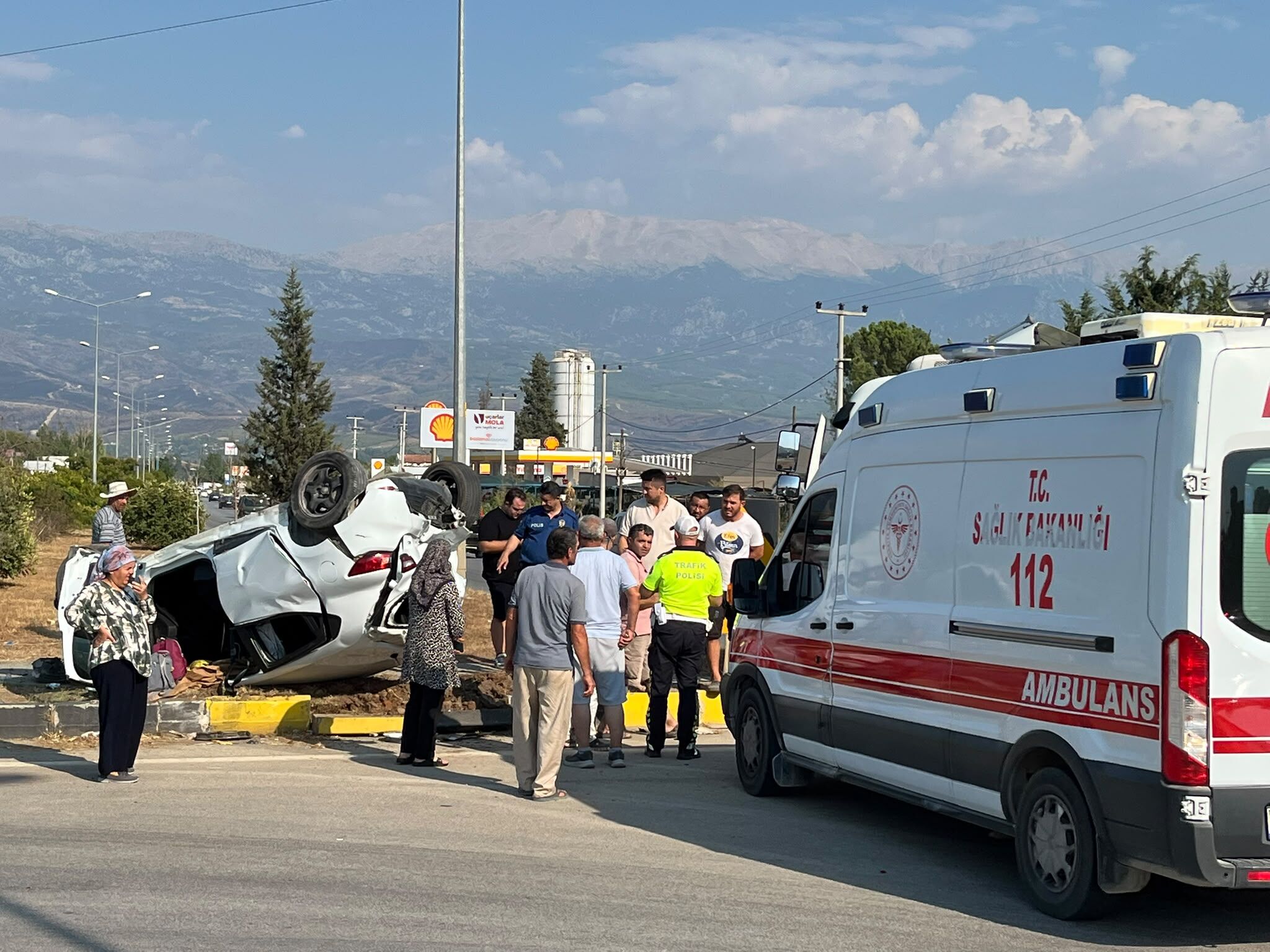 Zorlar Kavşağı’nda Tır Ile Otomobil Çarpıştı 4 Yaralı (7)